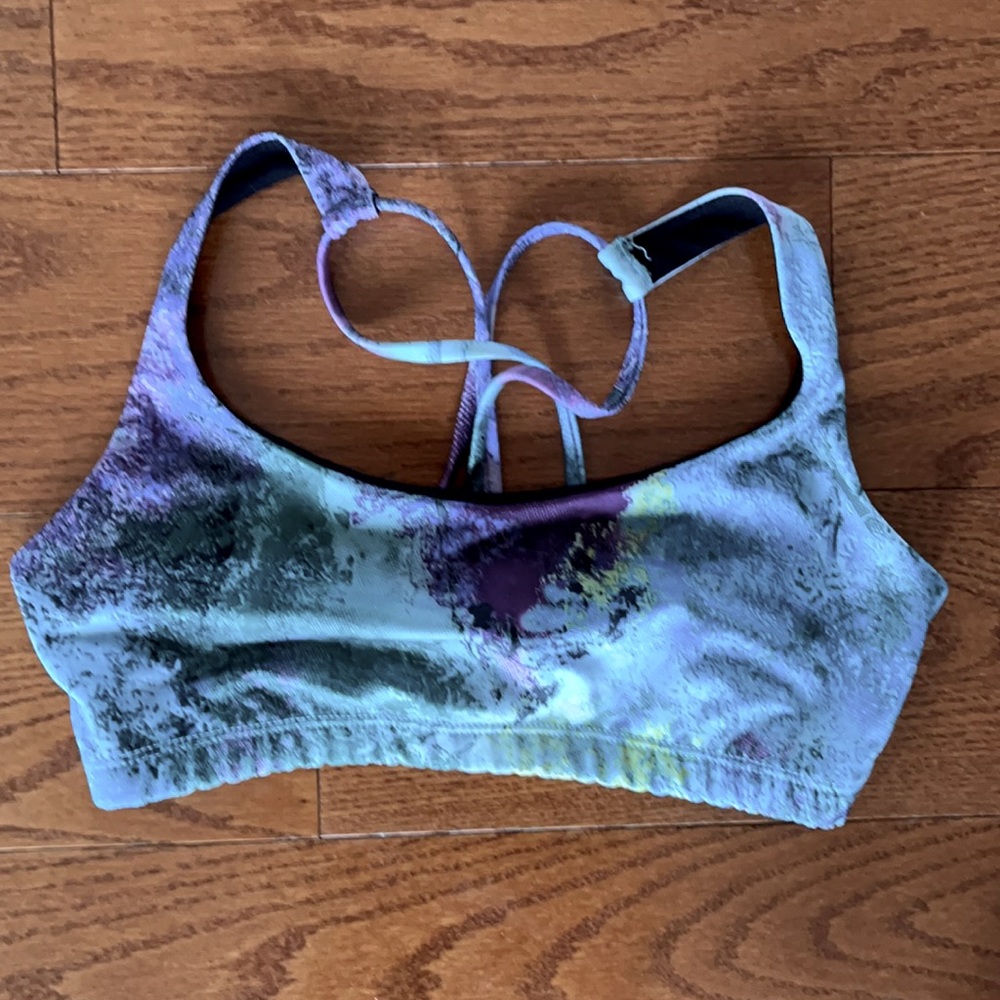 Onzie sports bra; size M/L (6-8)